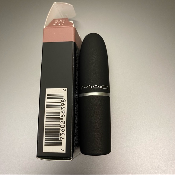 MAC “Ripened” Powder Kiss Lipstick 918 - Picture 8 of 15